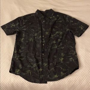 Men’s Medium Saks Fifth Avenue Short Sleeve Shirt